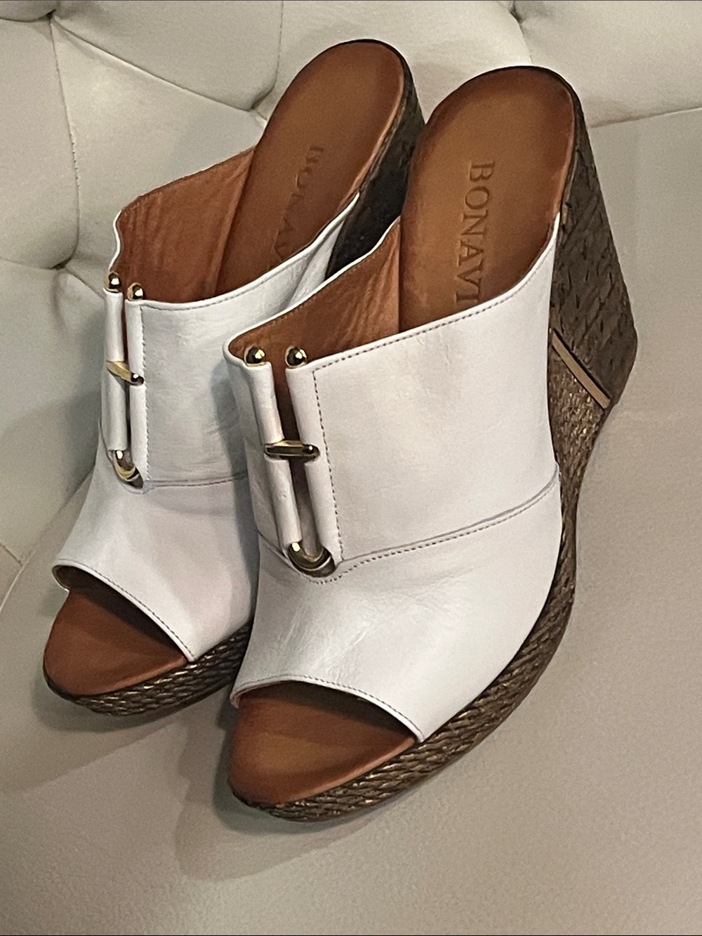 White Leather Open-Toe Platform Wedge Sandals Bronze Wedge Size 8 Gold Details